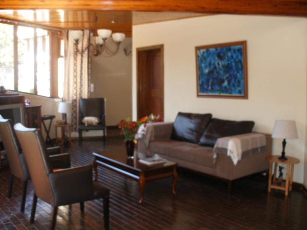 Somona Guest House Johannesburg Esterno foto